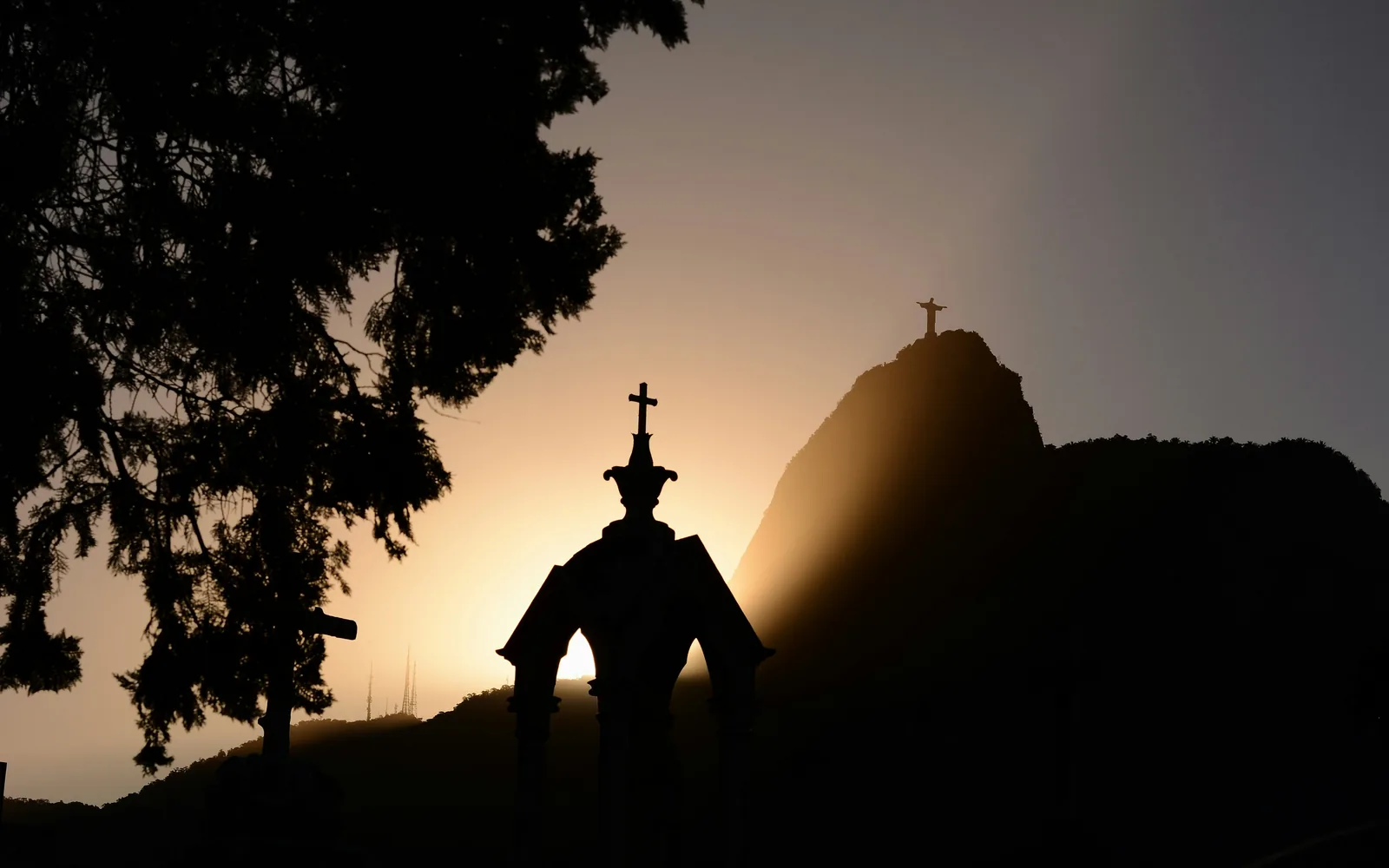 How about that for a sunset? Corcovado / Christ the Redeemer from a special perspective