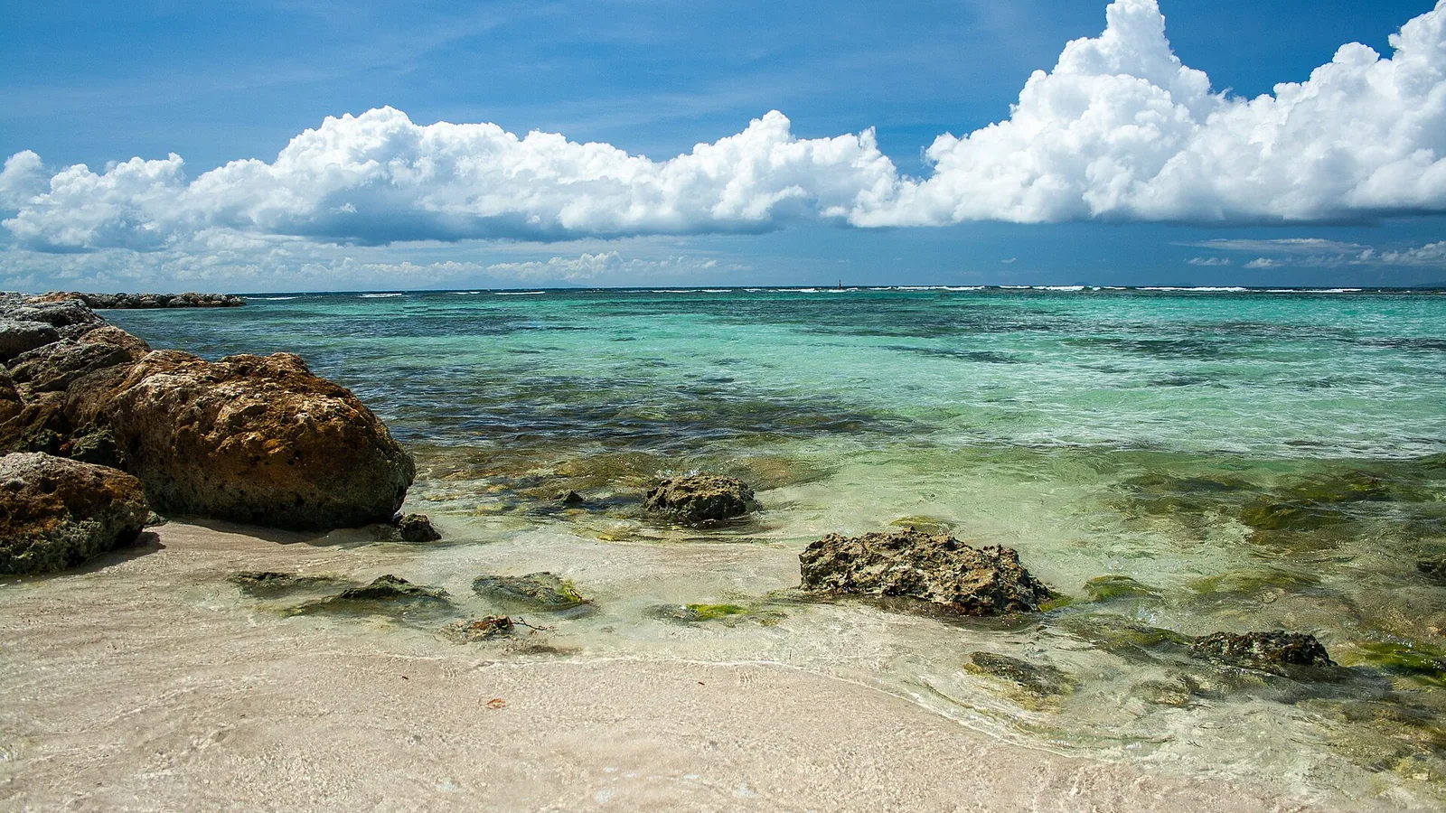 Guadeloupe — landmark scene