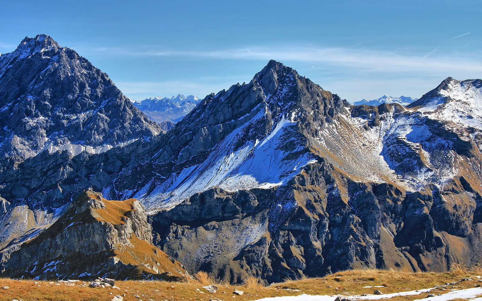 Cross-border: The mountains of Austria with a view towards Hornspitz