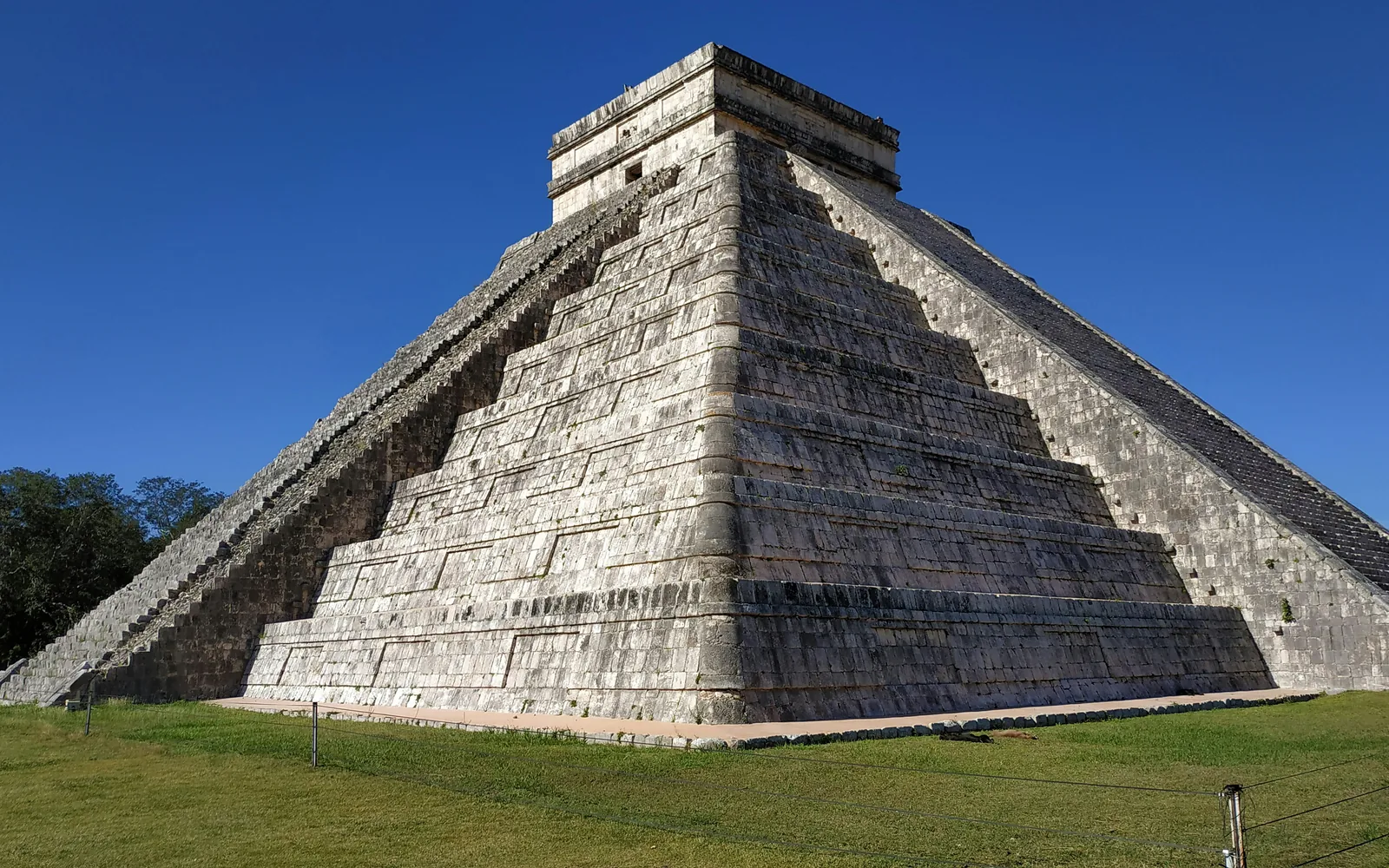 Chichen-Itza - the main Maya pyramid