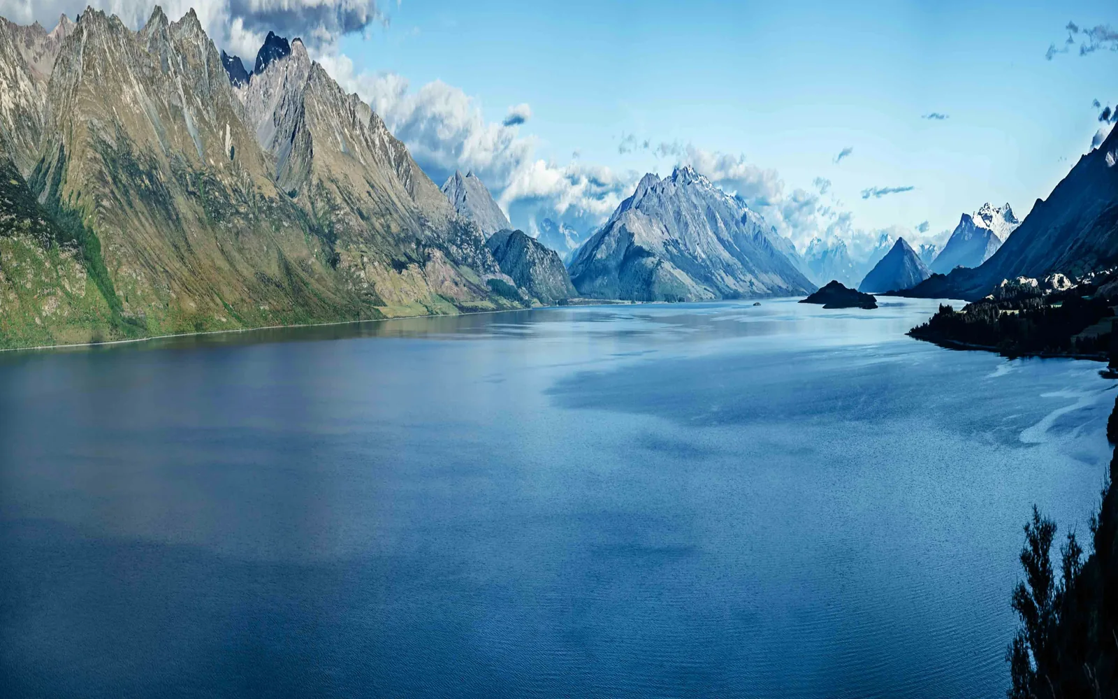Shot of Lake Wakatipu overlooking nearby mountain ranges on the southern island of New Zealand.